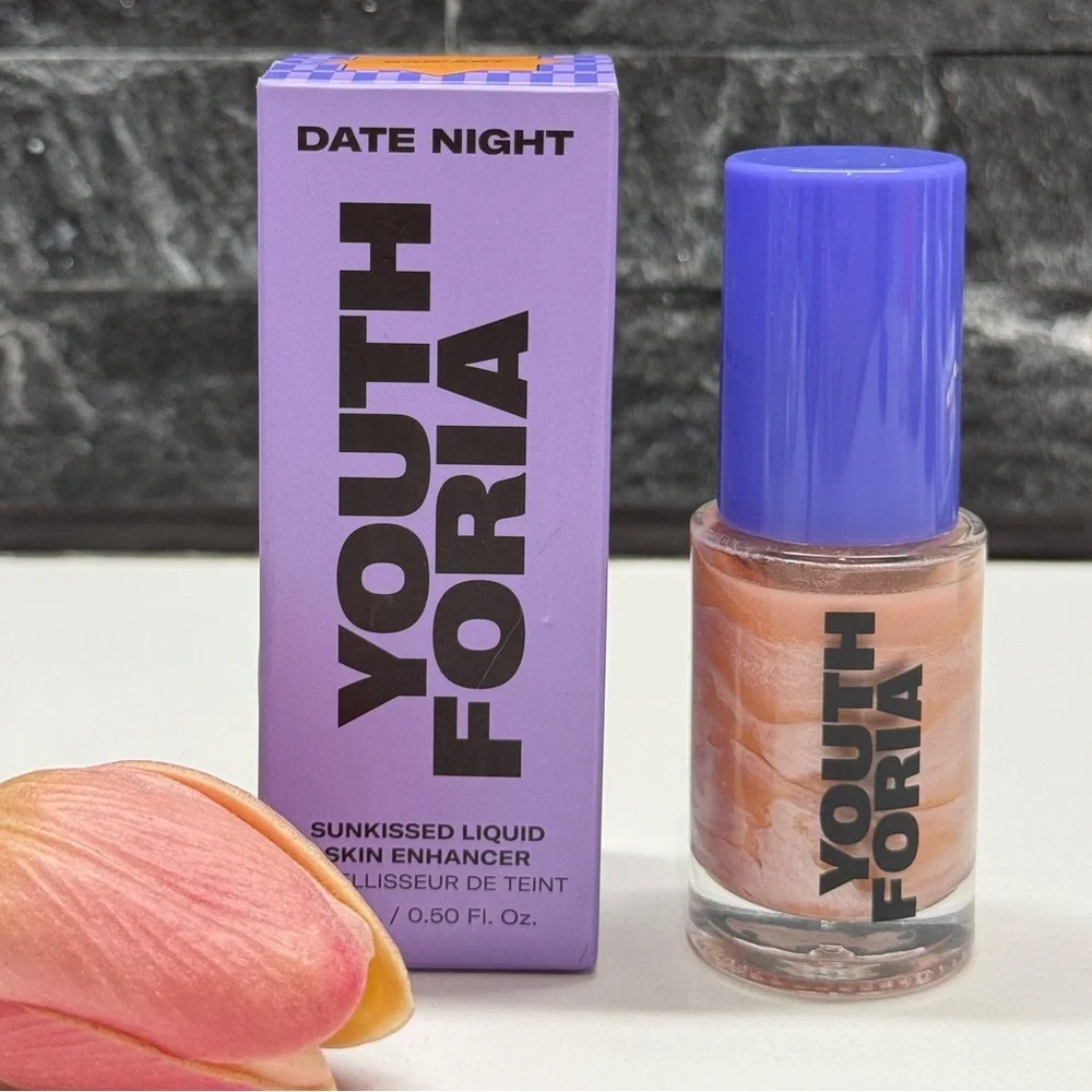 Youthforia Radiant Sunkissed Bronzer Liquid Skin Enhancer -in the shade radiant